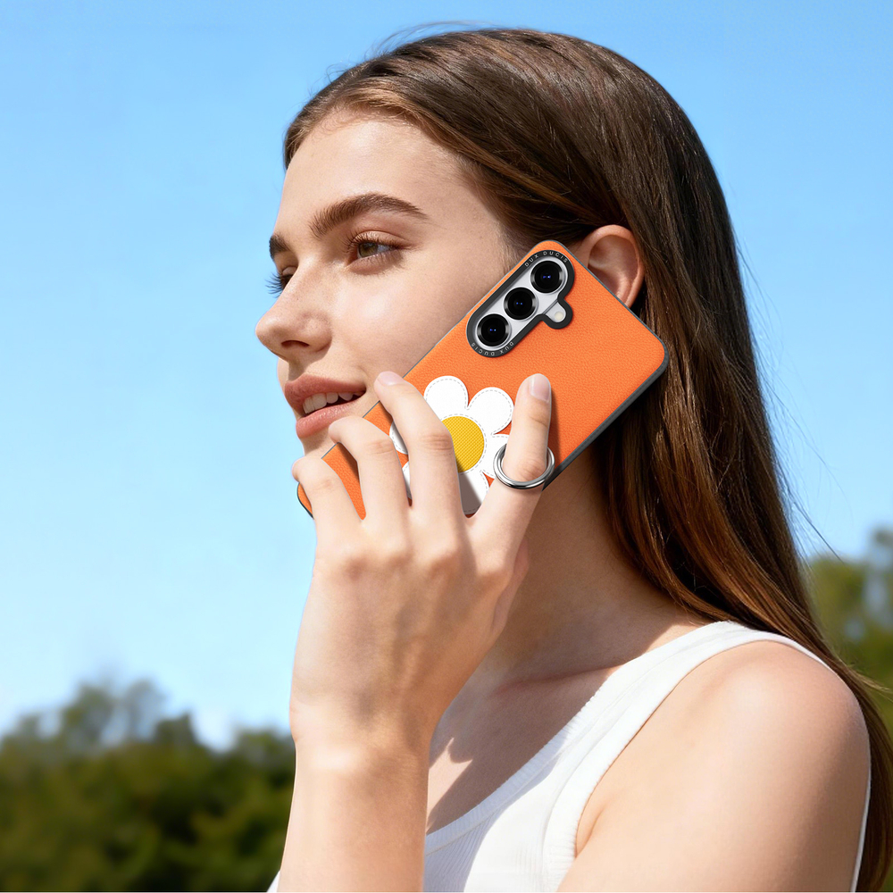 Чехол оранжевого цвета (Warm Orange) для Samsung Galaxy S26+ Плюс, серия Luvy Series Case (со съемным ремешком) от Dux Ducis