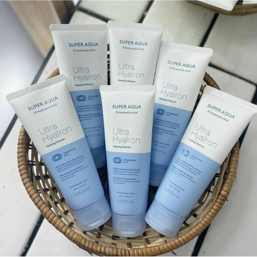 Пенка для умывания с гиалуроном и лотосом Missha Super Aqua Ultra Hyalron Cleansing Foam 100 мл.