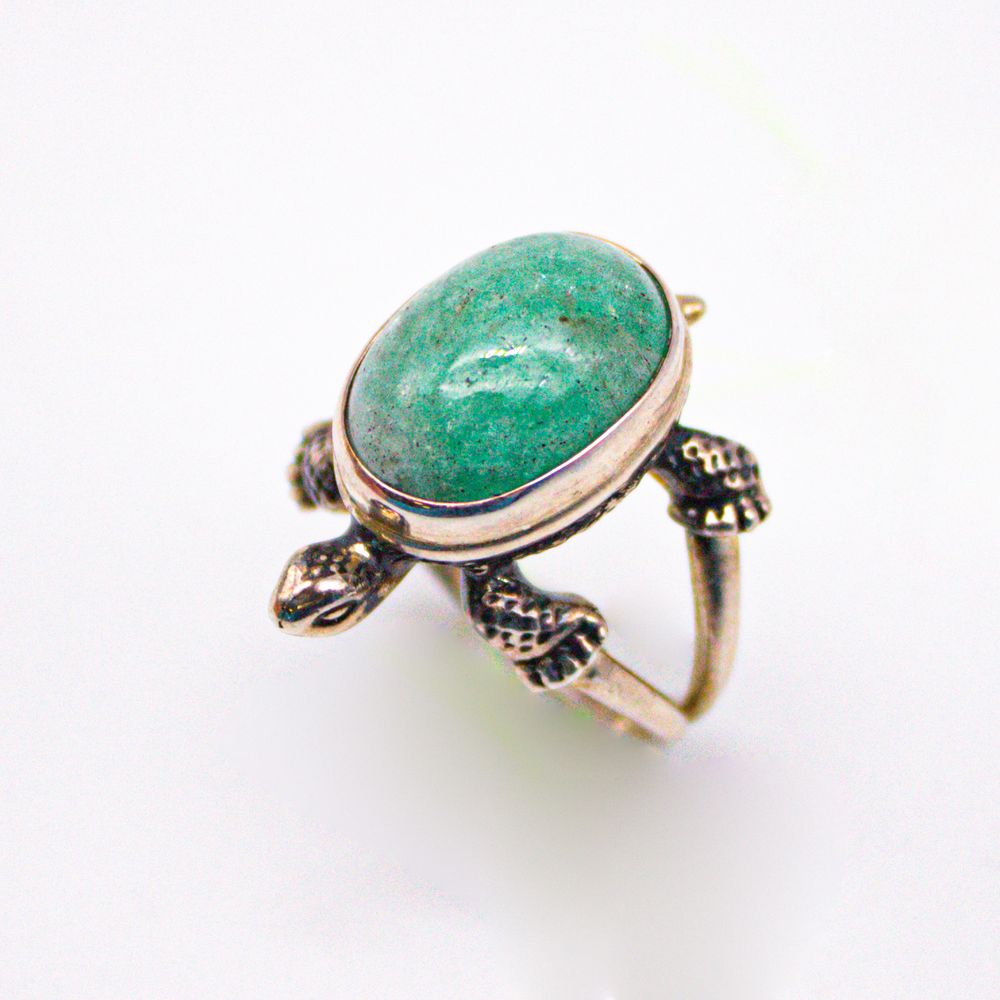 Серебряное кольцо с бериллом