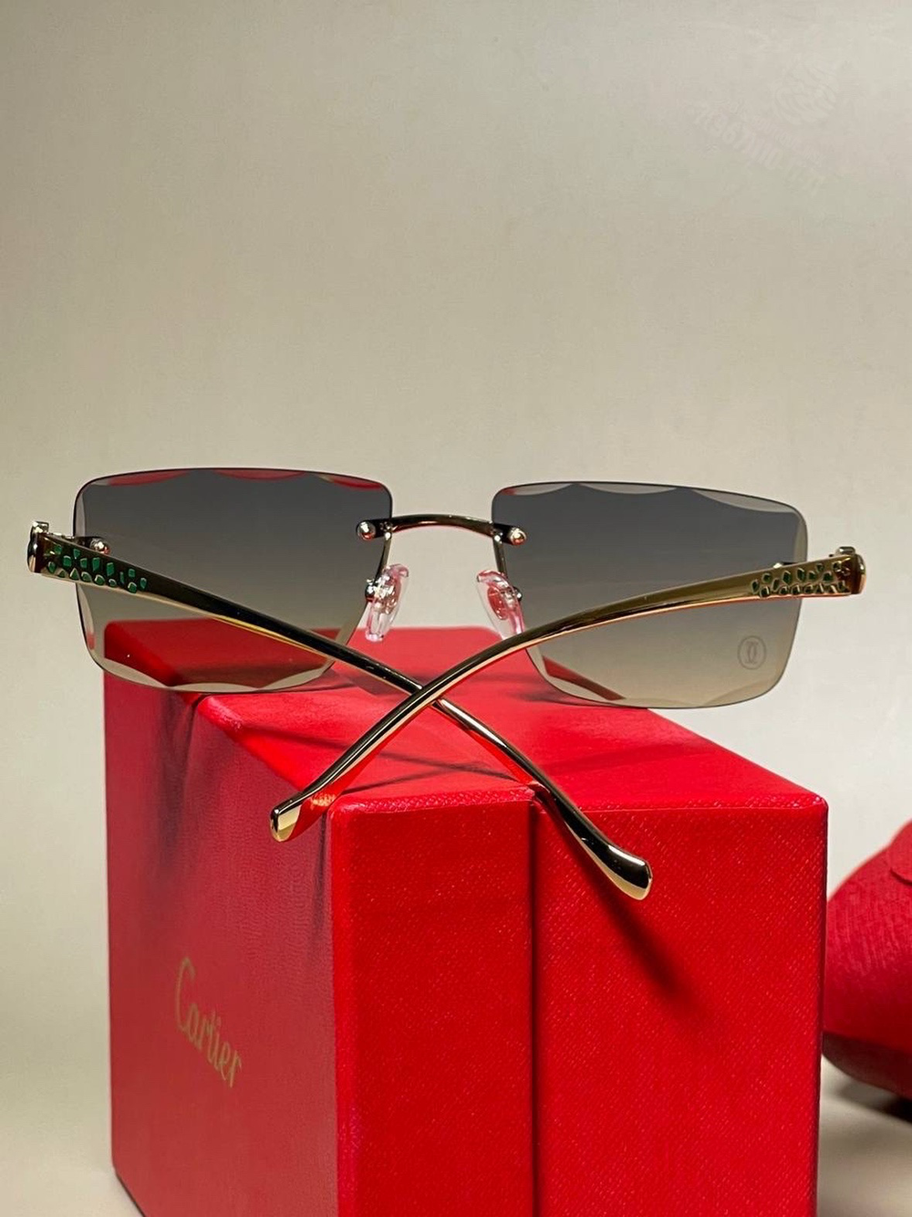 Солнечные очки Cartier