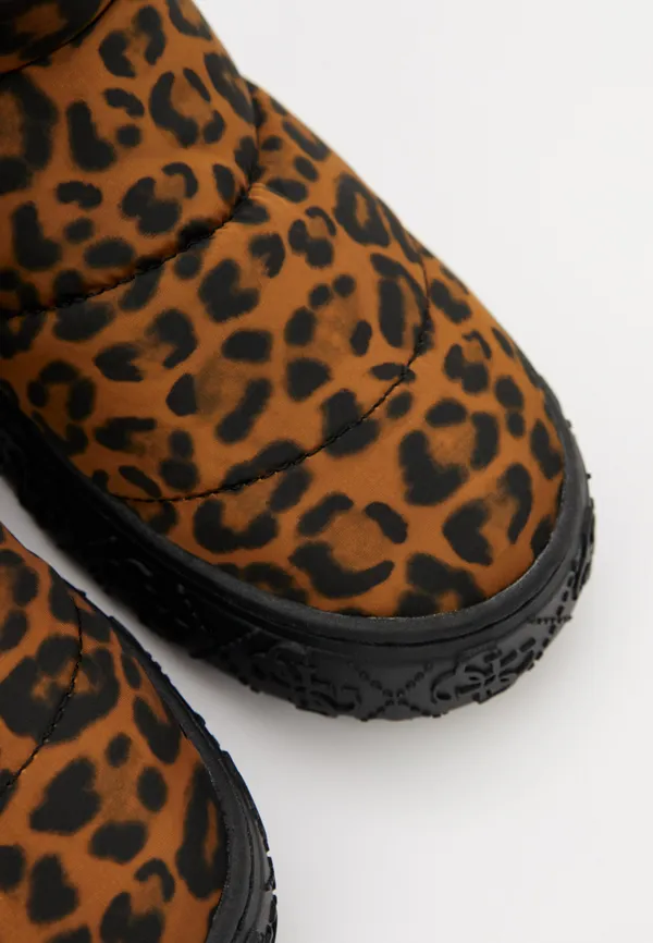 Полусапоги женские GUESS UNION