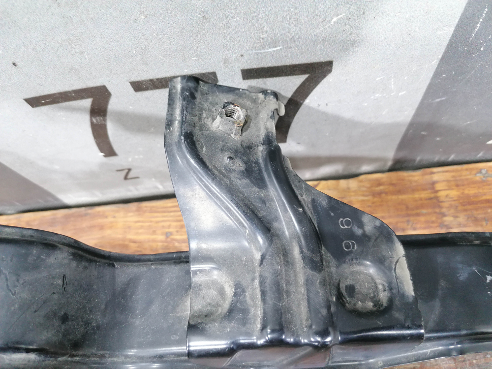 Кронштейн замка капота Toyota RAV4 IV (XA40) 15-19 Б/У Оригинал 5208542050