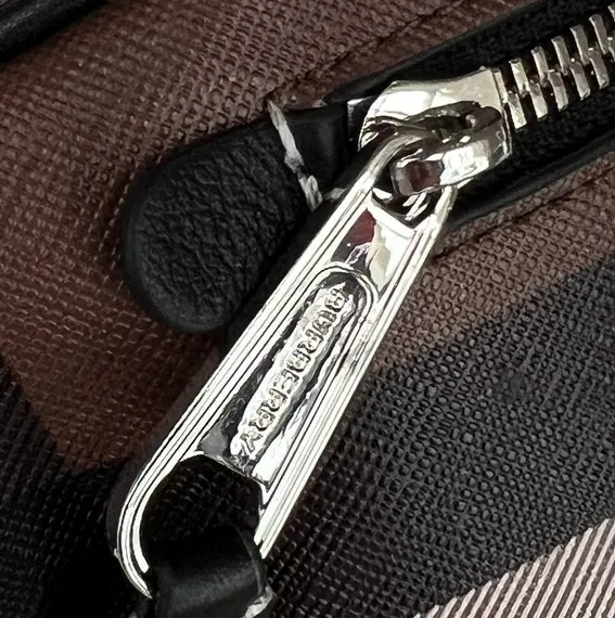 Поясная сумка Burberry Cason с отделкой из гладкой кожи