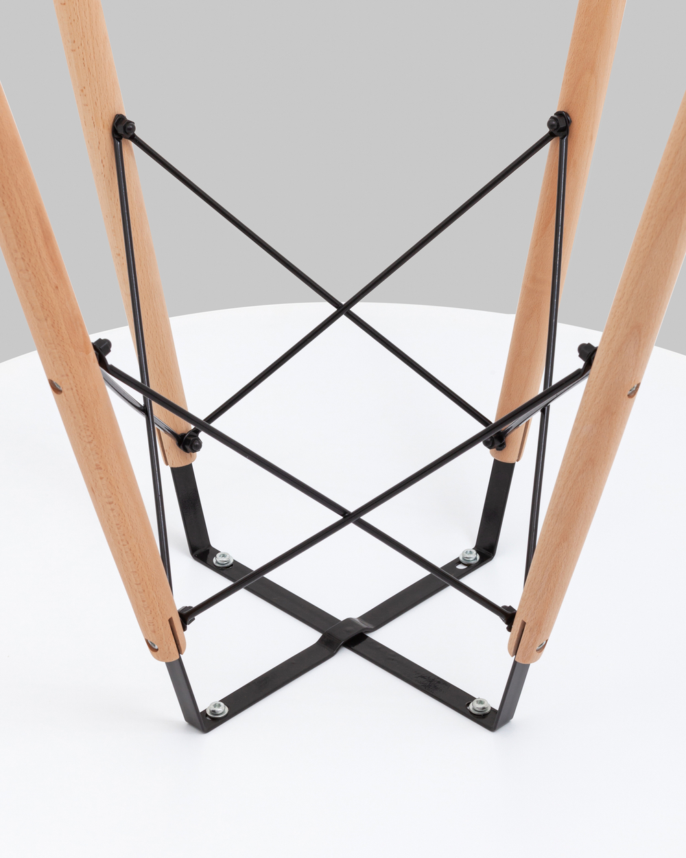 Стол Eames DSW NEW D100