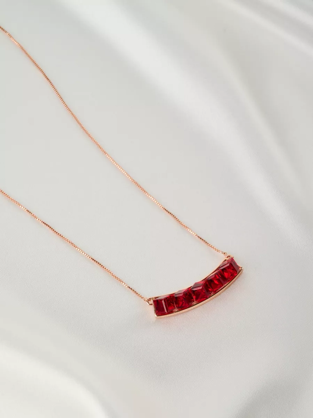 Колье Мираж с дорожкой красных кубиков Swarovski