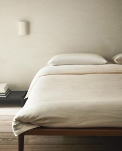 ZARA HOME САТИНОВЫЙ ПОДОДЕЯЛЬНИК, ЭКРЮ