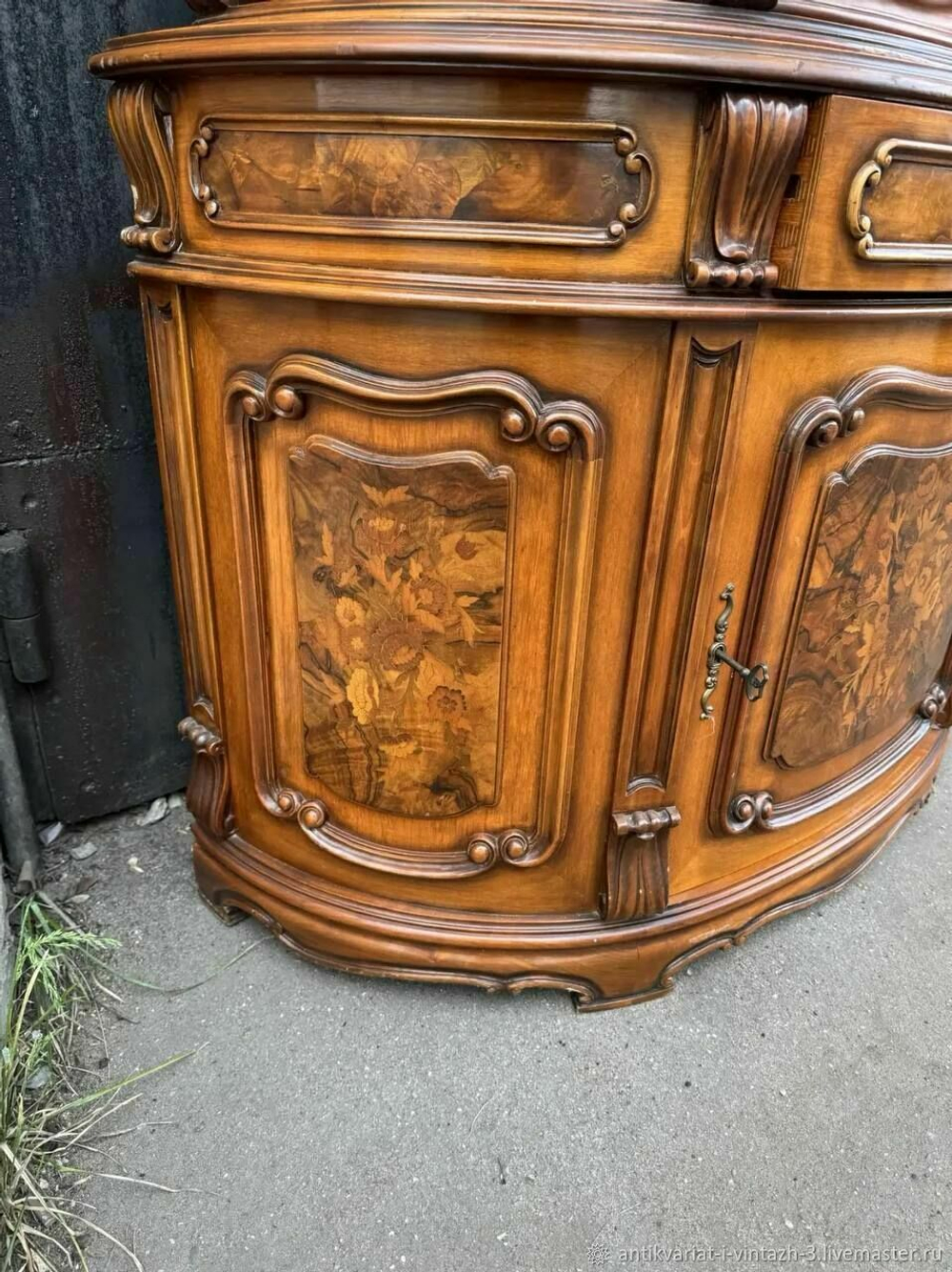 Витрина. Горка.