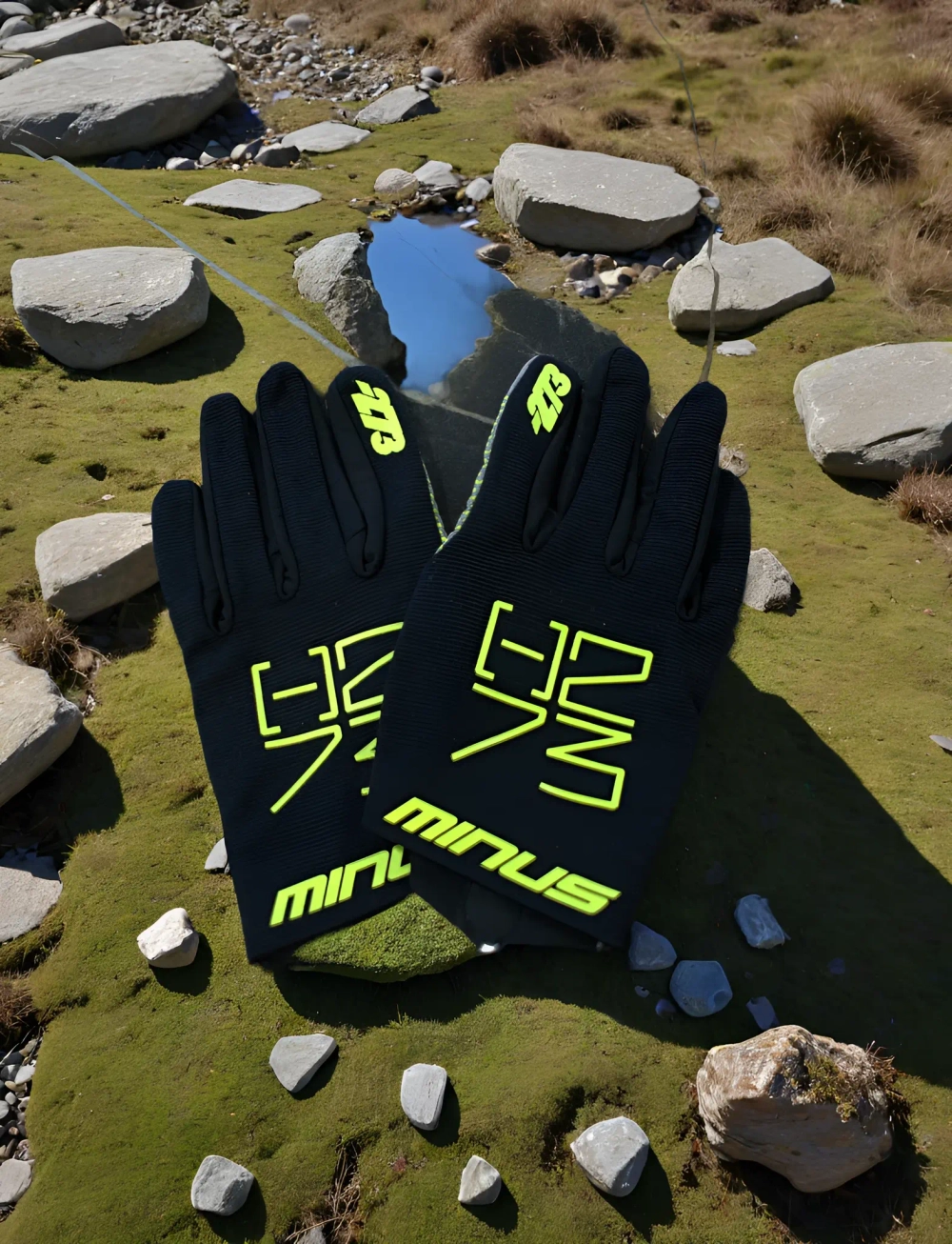Перчатки -273 SIM Glove на руле симрейсинга