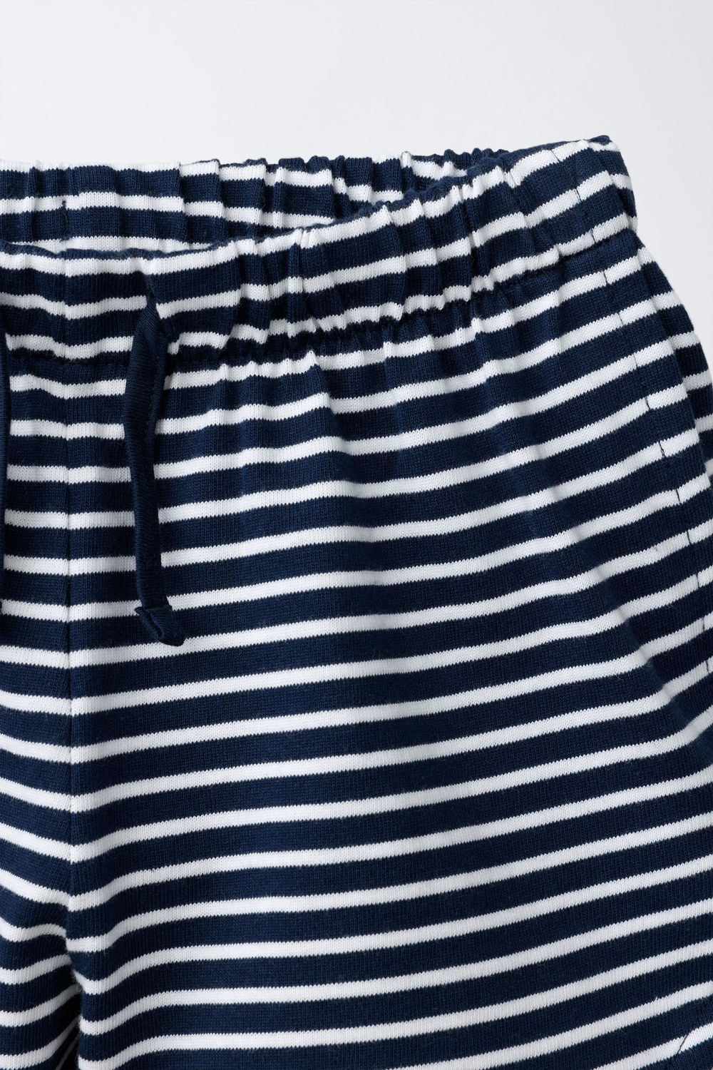 ZARA ТРИКОТАЖНЫЕ ШОРТЫ-БЕРМУДЫ, ПОЛОСКИ