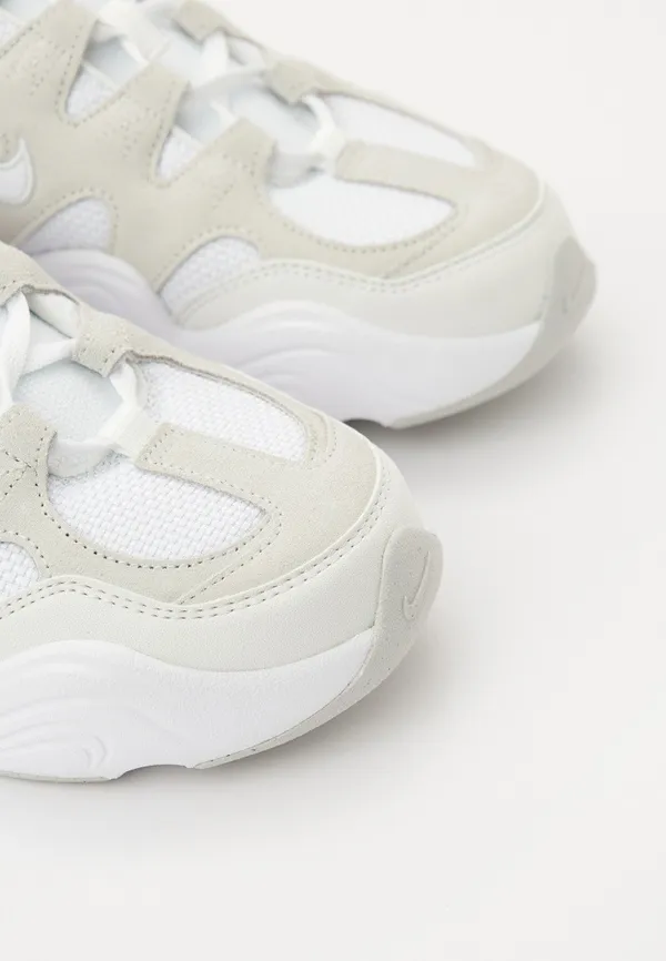 Кроссовки женские NIKE W TECH HERA