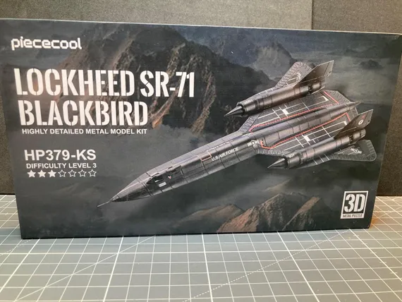 Blackbird Reconnaissance Aircraft Assembly Model HP379-KS