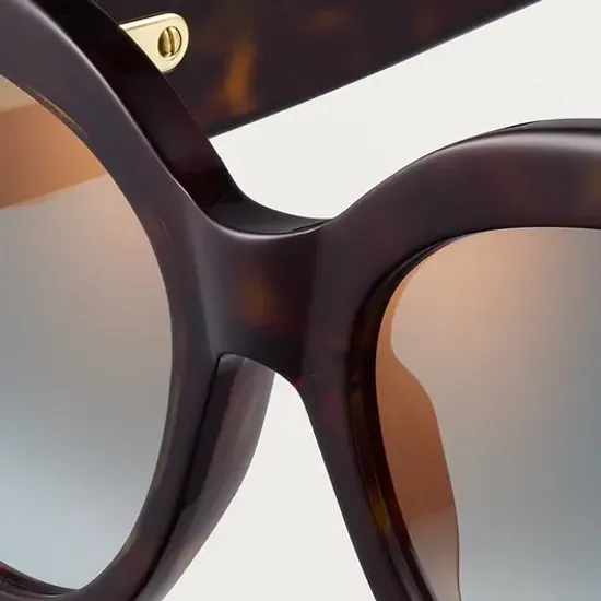 Солнцезащитные очки Panthère de Cartier в черепаховой оправе