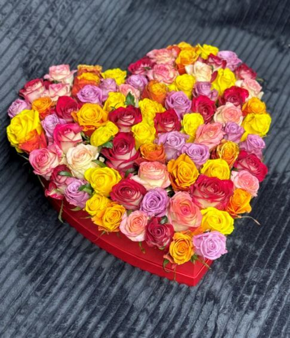 Сердце из роз "Heart as a gift L"
