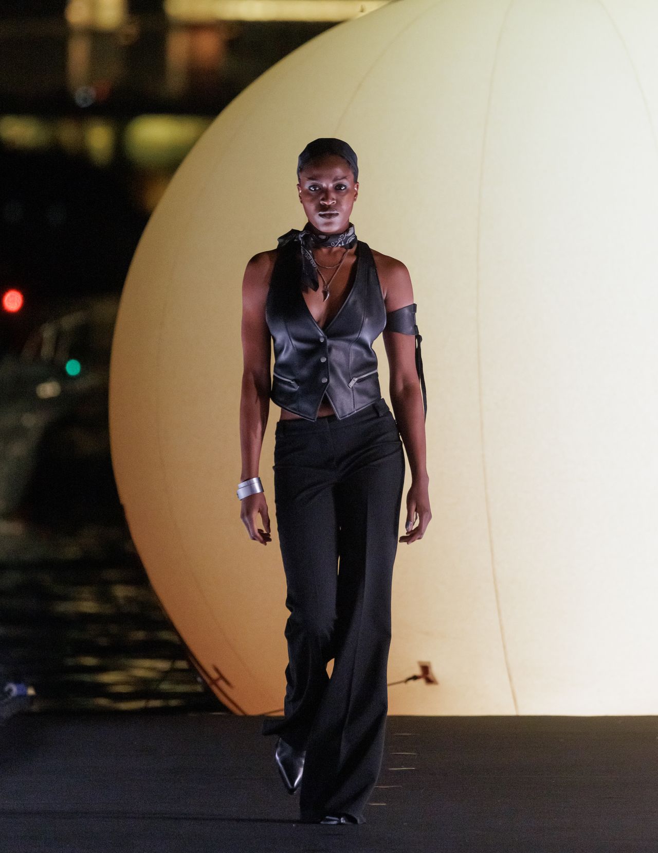 Look 12