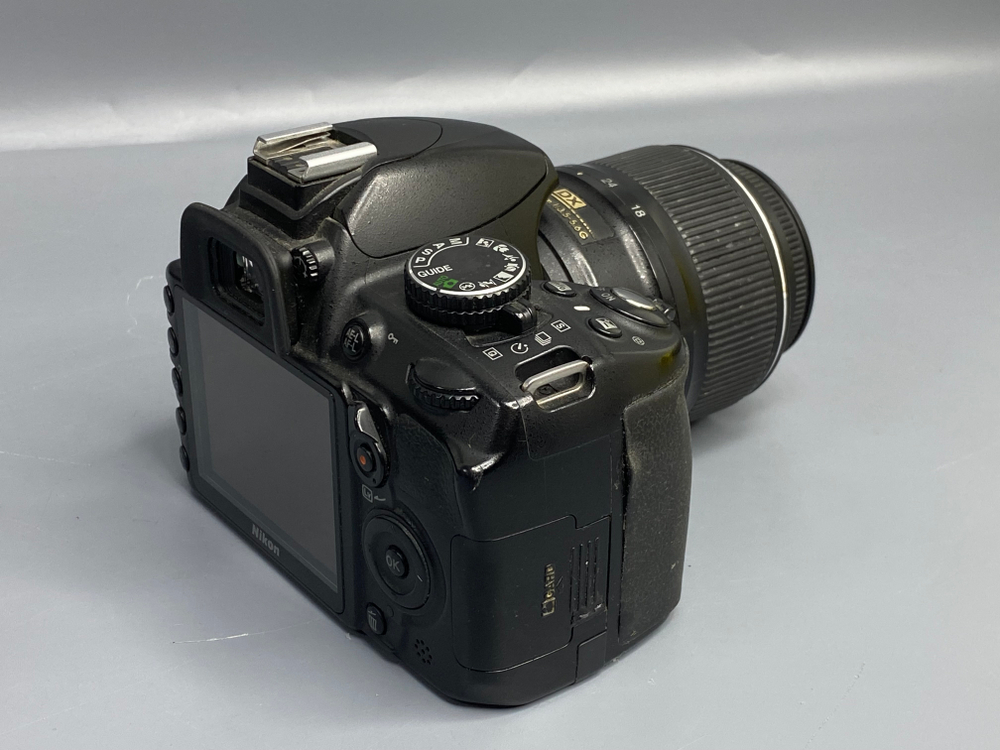 Nikon D3100 Kit 18–55mm — 97 000 кадров