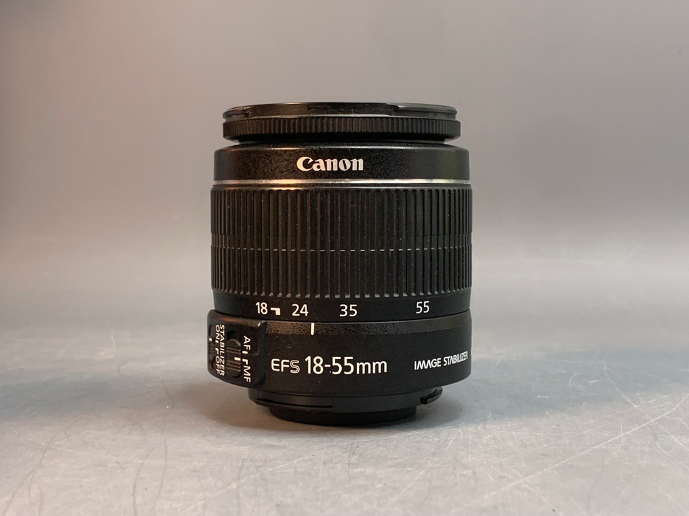 Canon 600D kit 18-55mm 3.5-5.6 IS ll 15.700 кадров