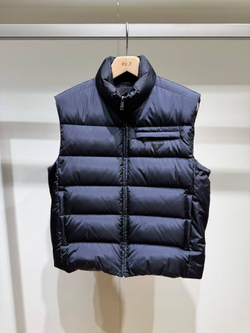 Пуховый жилет Prada