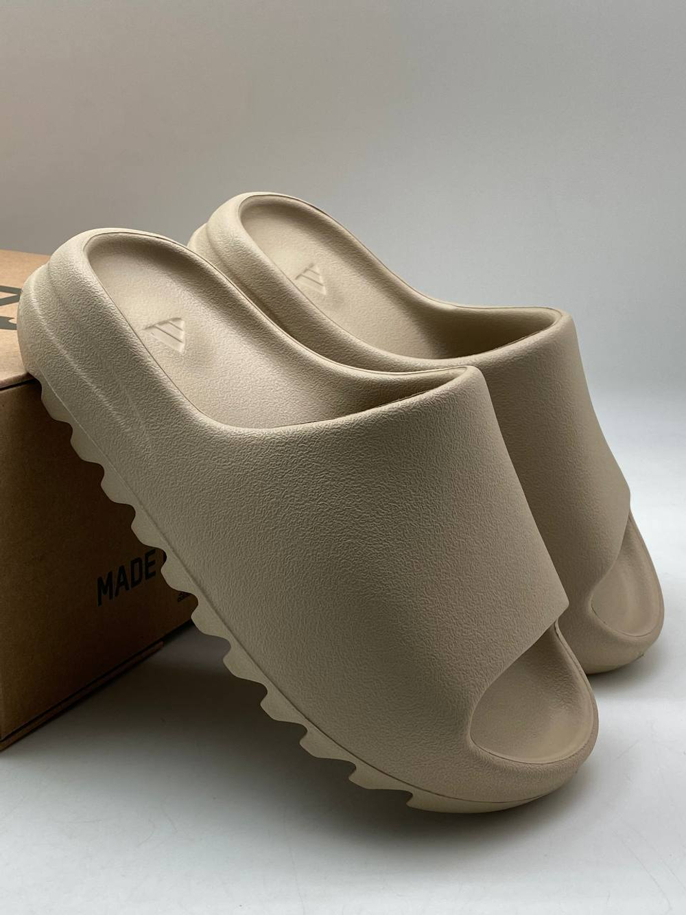 Шлепанцы Adidas Yeezy