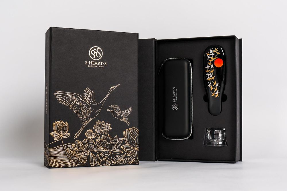 S-HEART-S Подарочный набор с расческой Scalp Brush MAKIE LIMITED EDITION (Цвет:Черный)
