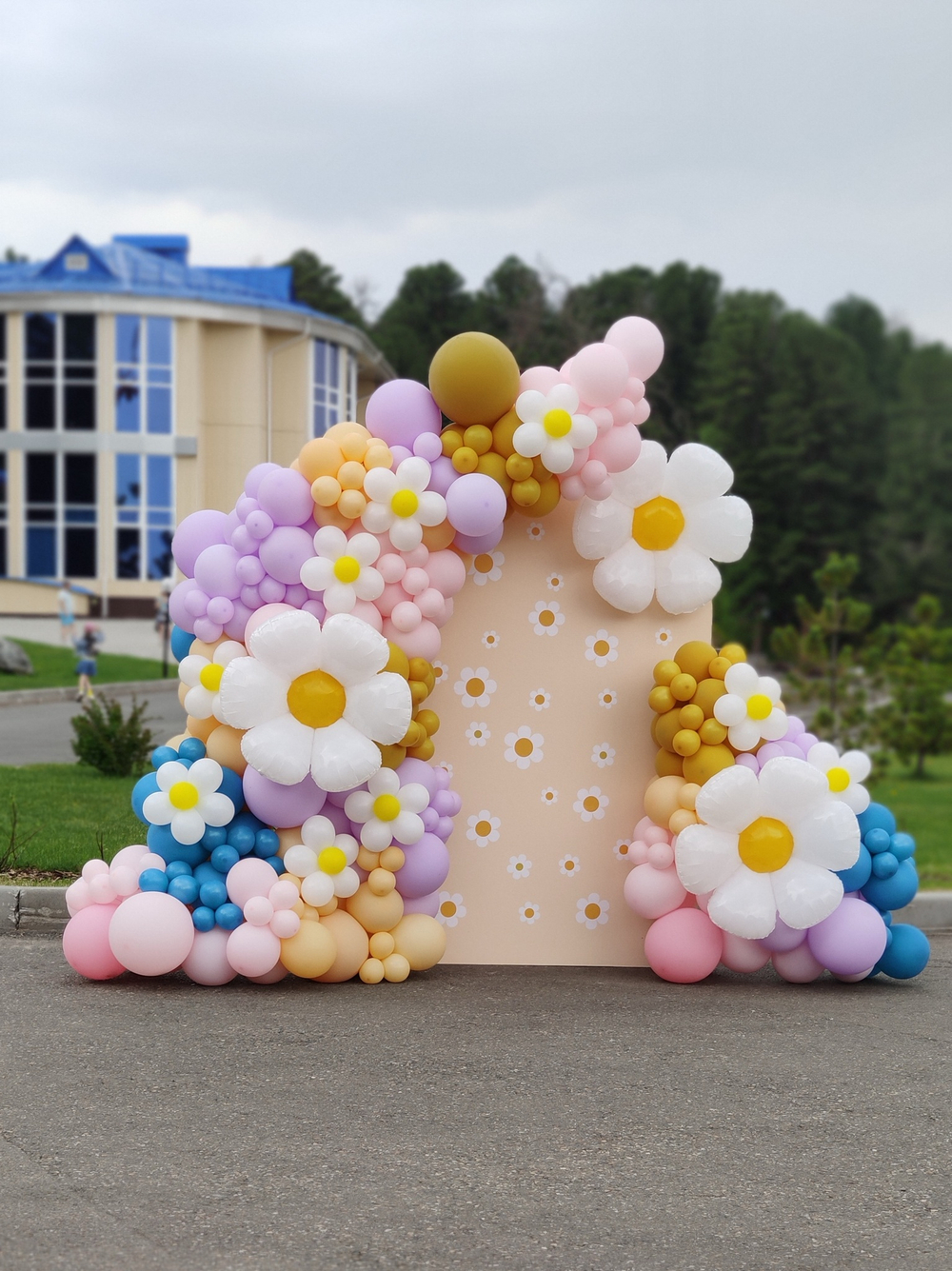 Фотозона №1 «Ромашки»
