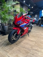 Honda CBR 650R, 2025 red