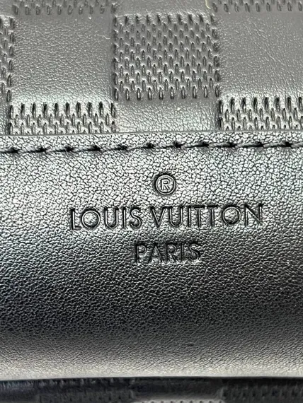Сумка-слинг Louis Vuitton Avenue LV кожа Damier Infini
