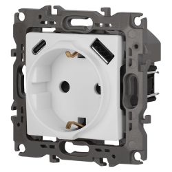 Розетка ЭРА Серия 12 12-4108-01М 2P+E 16A-250В со шторками с USB type-A+C 5В-3А белый матовый | Эра 12