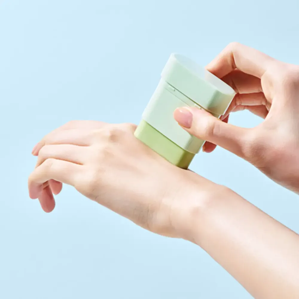 Tocobo Успокаивающий солнцезащитный стик Cica Cooling Sun Stick mini SPF50+ PA++++