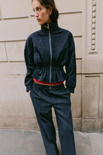 КУРТКА С БАСКОЙ И ЭЛАСТИЧНОЙ ТАЛИЕЙ — ZARA