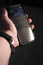 Чехол на iPhone 17 PRO с натуральным карбоном