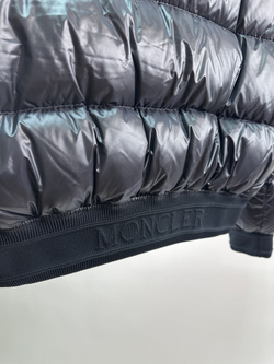 Пуховик Moncler