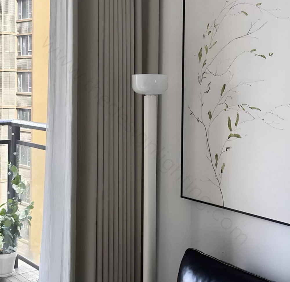 Floor design lamp Bellhop by Flos