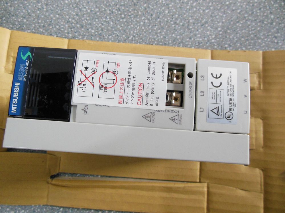 MR-J2S-40A MR-J2S-40A