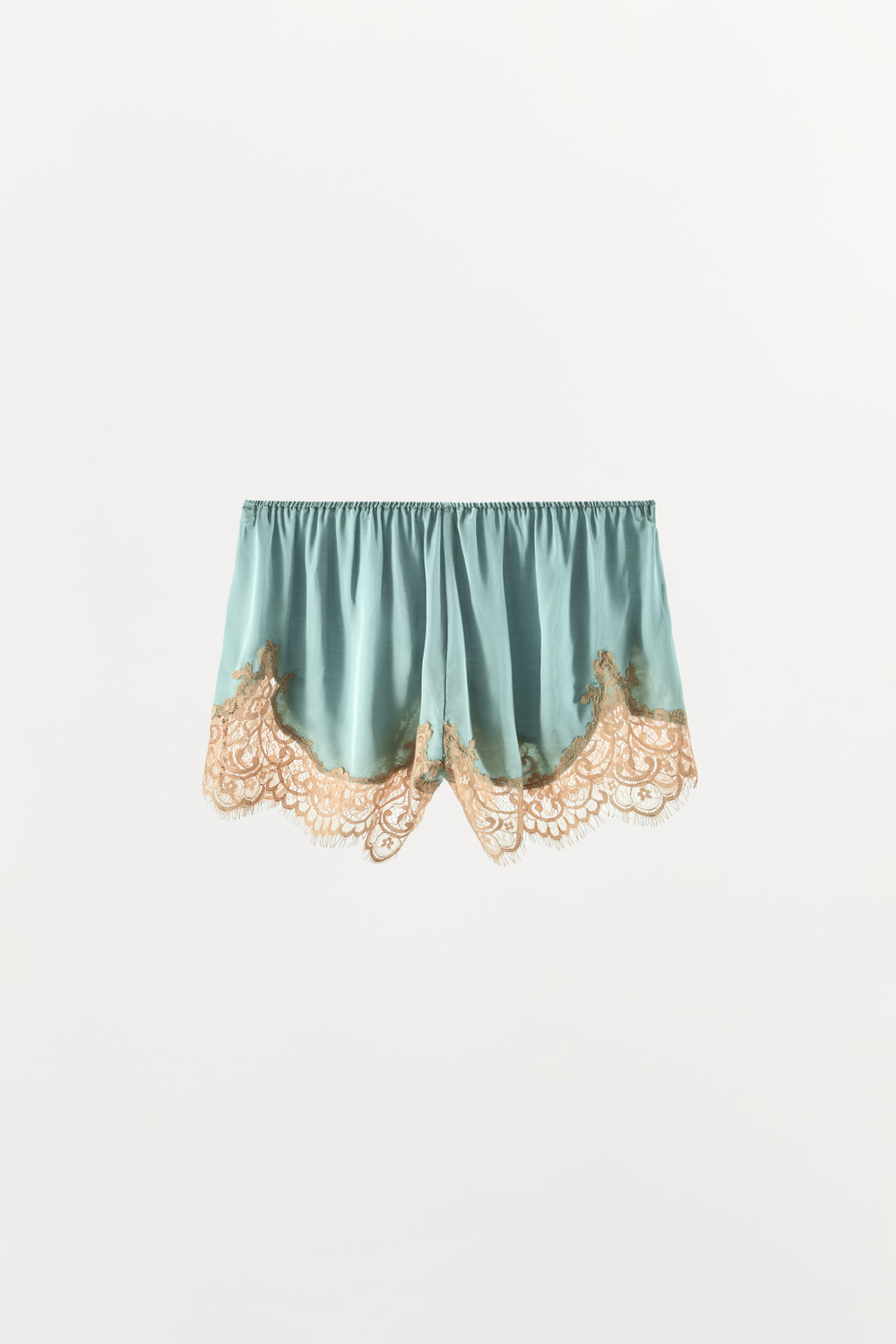 АТЛАСНЫЕ ШОРТЫ С КРУЖЕВОМ — ZARA