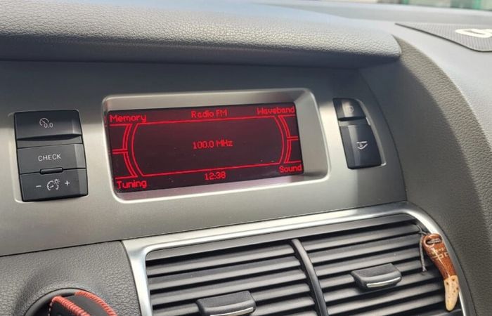 Магнитола для Audi Q7 2009-2015 (монохром) - RDL-8802M монитор 10.25" на Android 13, Быстрая, CarPlay, 4G SIM-слот