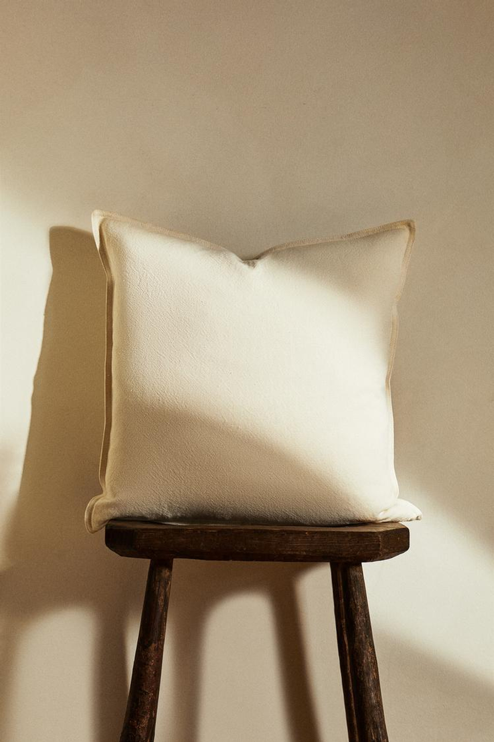 ZARA HOME ЛЬНЯНОЙ ЧЕХОЛ НА ПОДУШКУ, СВЕТЛО-БЕЖЕВЫЙ