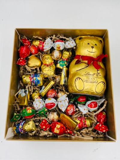 Шоколадный подарочный набор Lindt Teddy, фигурный молочный шоколад, в коробке, 270 г (Германия)