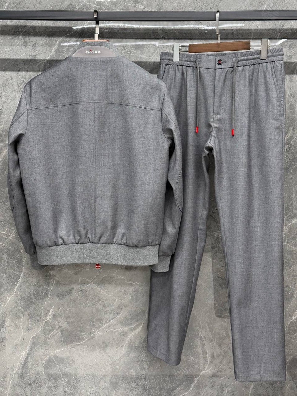 Костюм Kiton