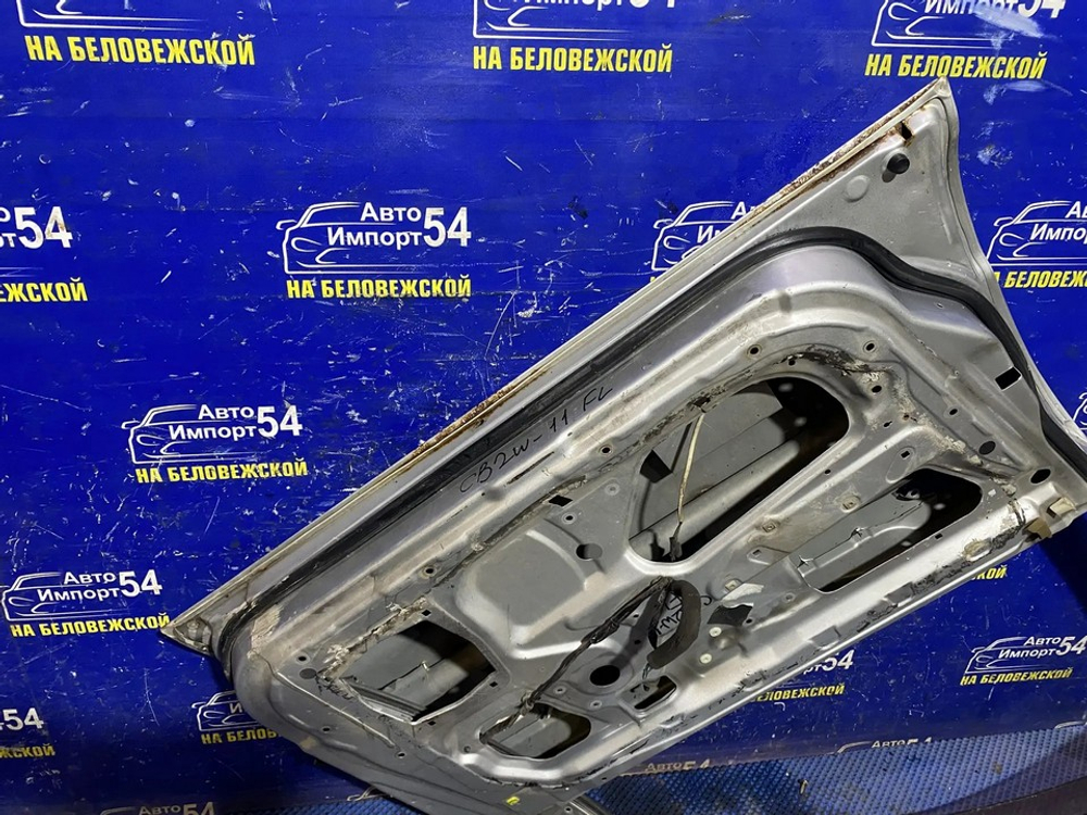 Дверь передняя левая MITSUBISHI LIBERO 2001