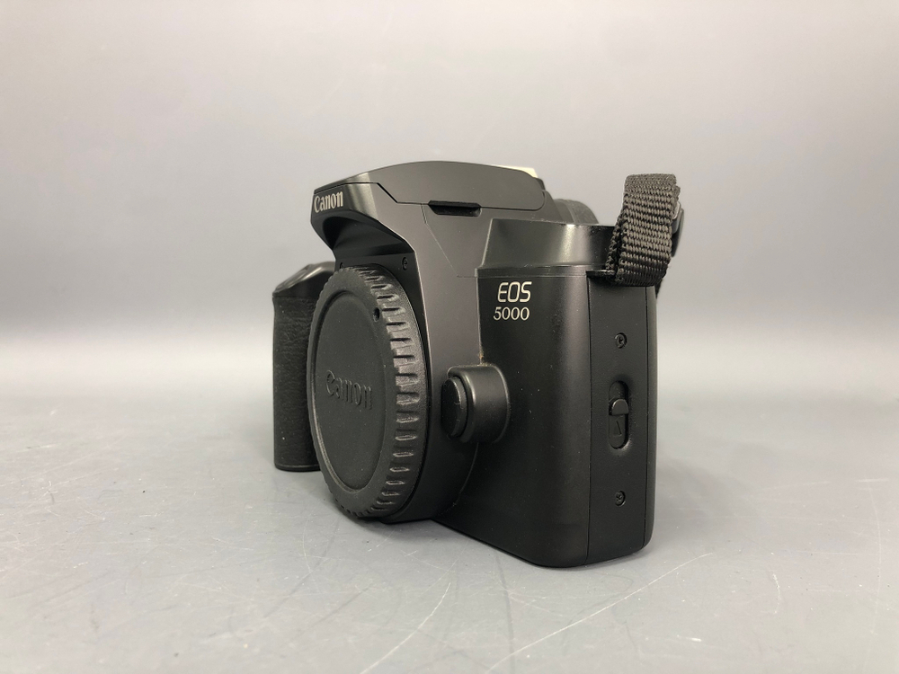 Canon EOS 5000