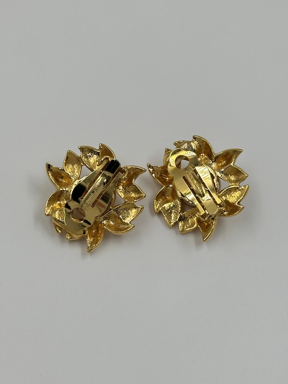 Клипсы с «жемчугом» Nina Ricci