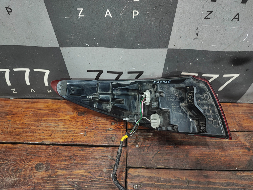 Фонарь правый LED Kia Rio 4 X-Line 20-нв Б/У Оригинал 92402H0800