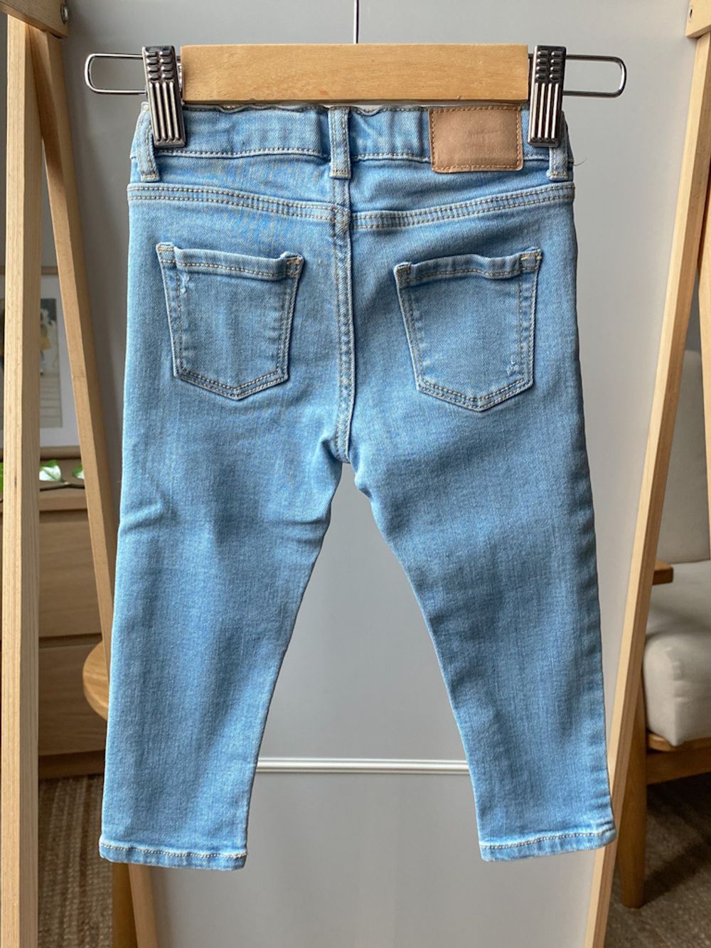 Джинсы Zara