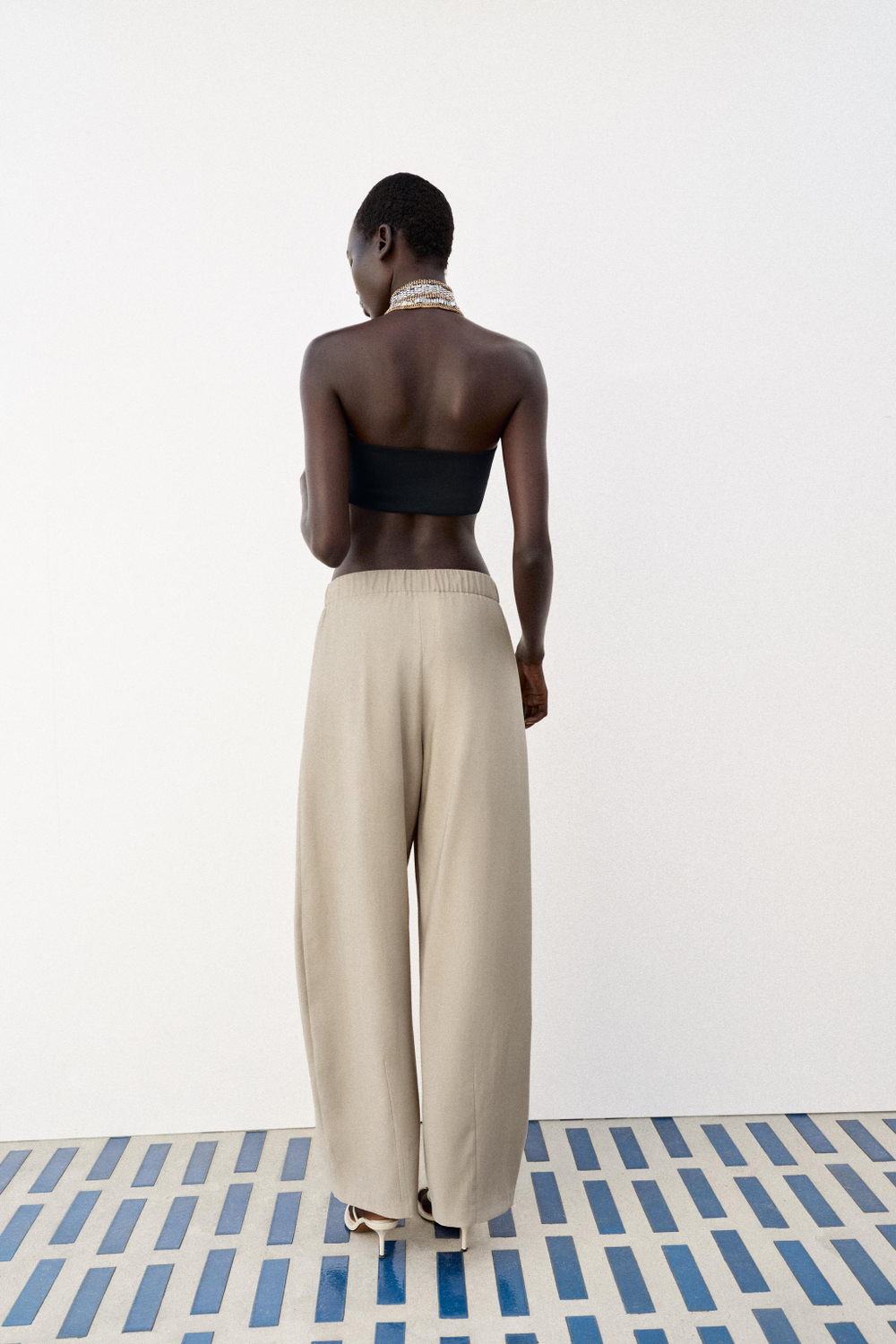СВОБОДНЫЕ БРЮКИ BARREL — ZARA