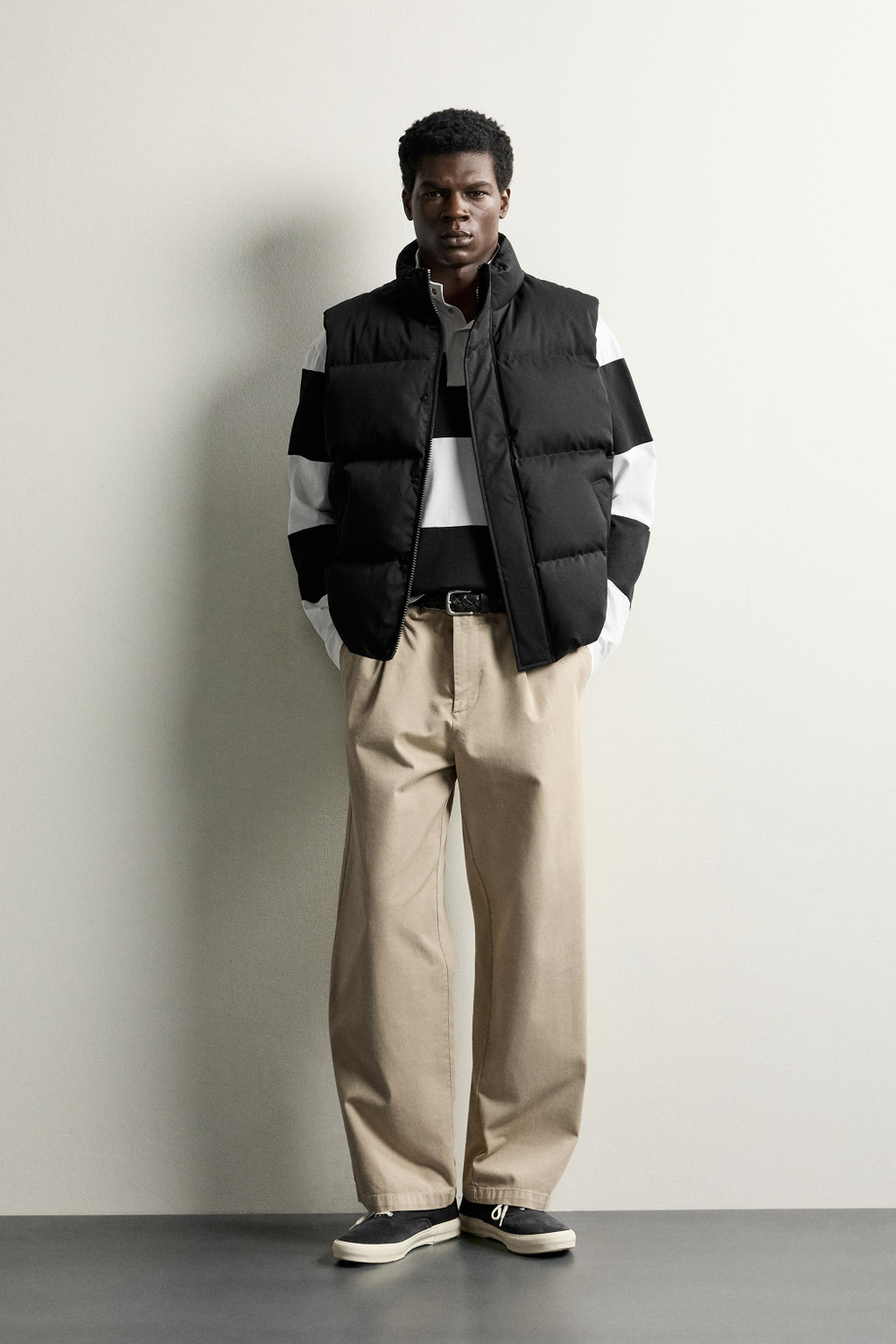 ZARA СТЕГАНЫЙ ЖИЛЕТ REGULAR FIT, ЧЕРНЫЙ