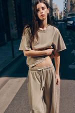 ПРИТАЛЕННАЯ ХЛОПКОВАЯ ФУТБОЛКА — ZARA