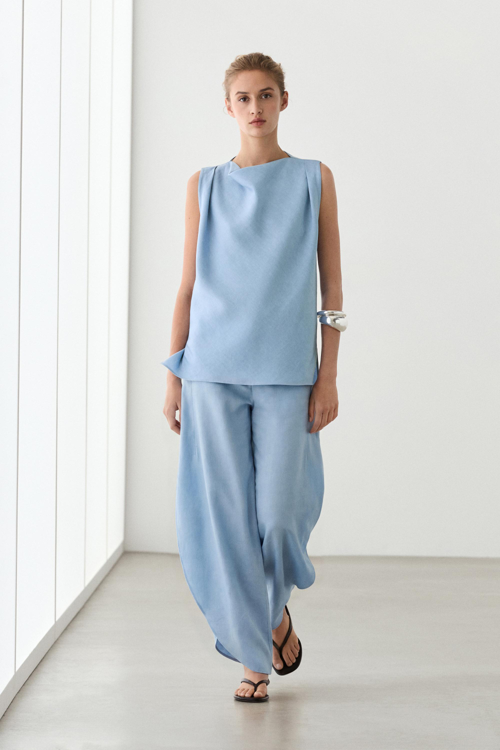 Massimo Dutti Свободные брюки из льняной ткани, небесно-голубой