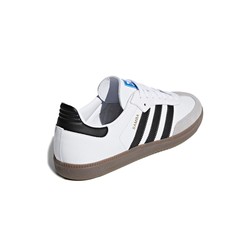 alt="adidas Samba OG Cloud White Core Black B75806 мужские кроссовки белые с черными полосками и gum-подошвой вид сбоку на белом фоне"