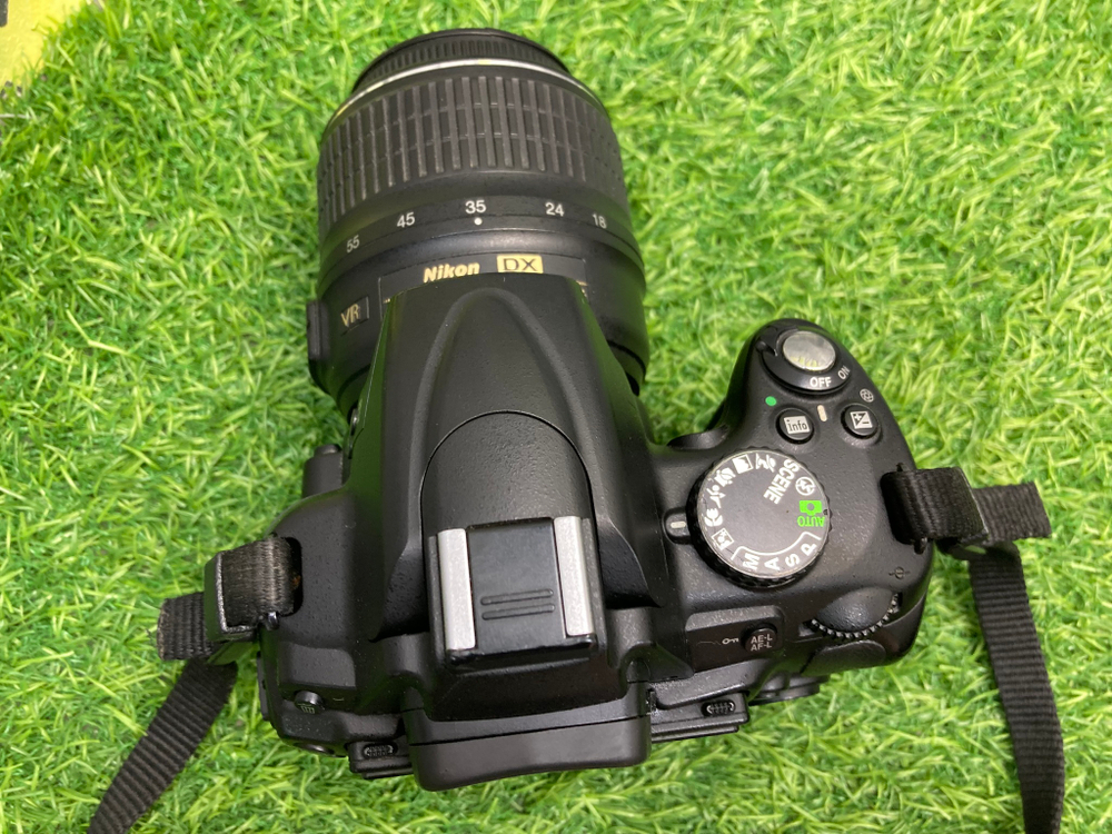 Nikon D5000 Kit 18-55mm 3.5-5.6G VR 10.000 кадров