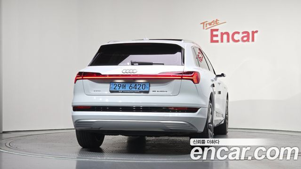 Audi e-tron 55 Quattro — 2020